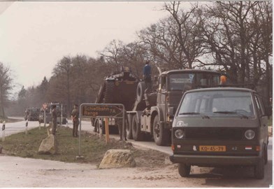  Laden en lossen tijdens de schietserie in Duitsland.